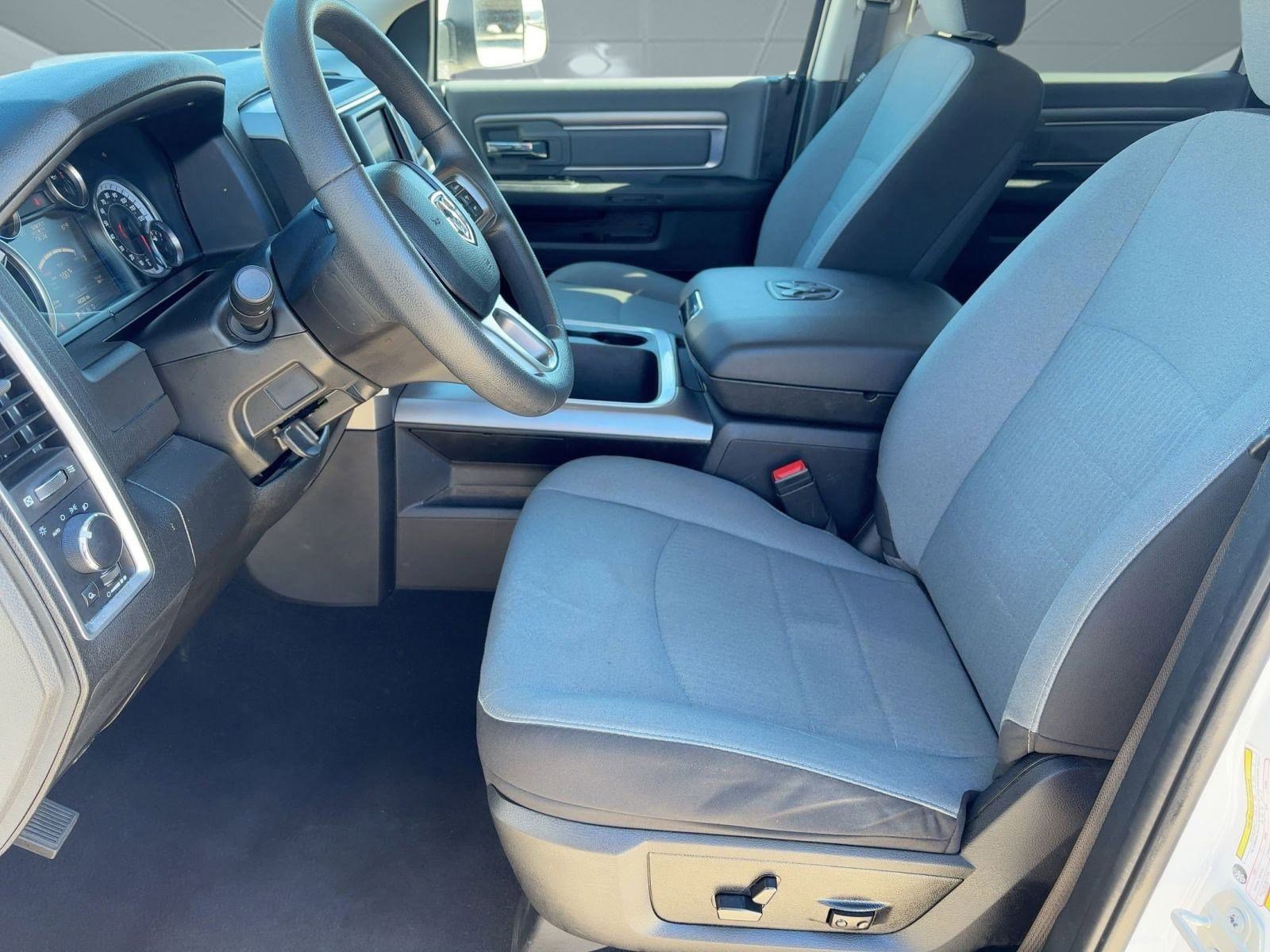 2023 Ram 1500 Classic SLT photo 4