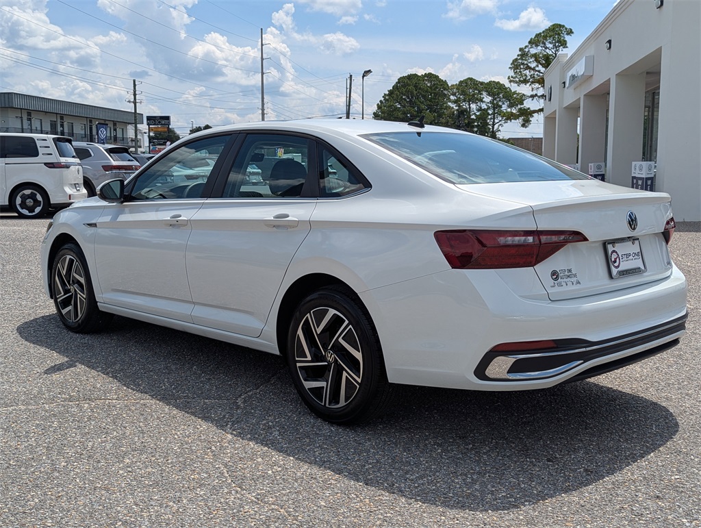 2024 Volkswagen Jetta 1.5T SEL photo 3