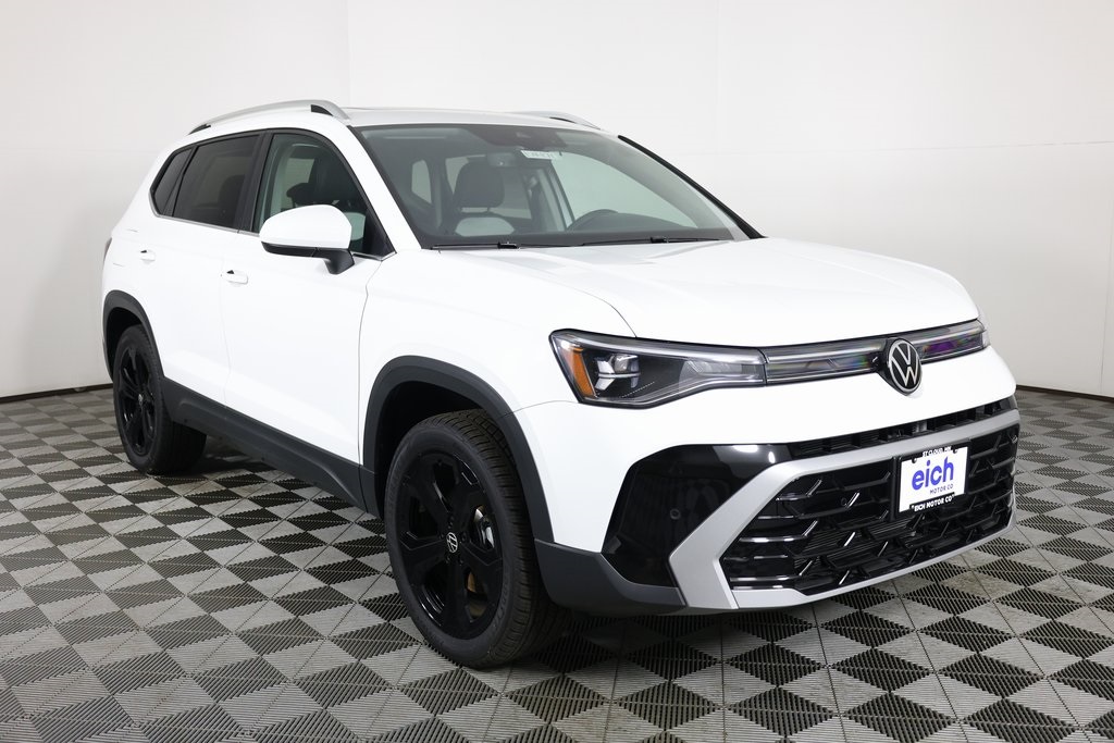 2025 Volkswagen Taos SEL's photo