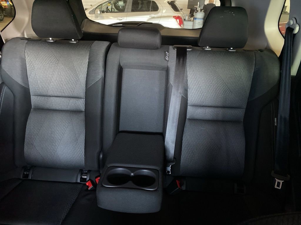 2024 Nissan Rogue SV photo 5