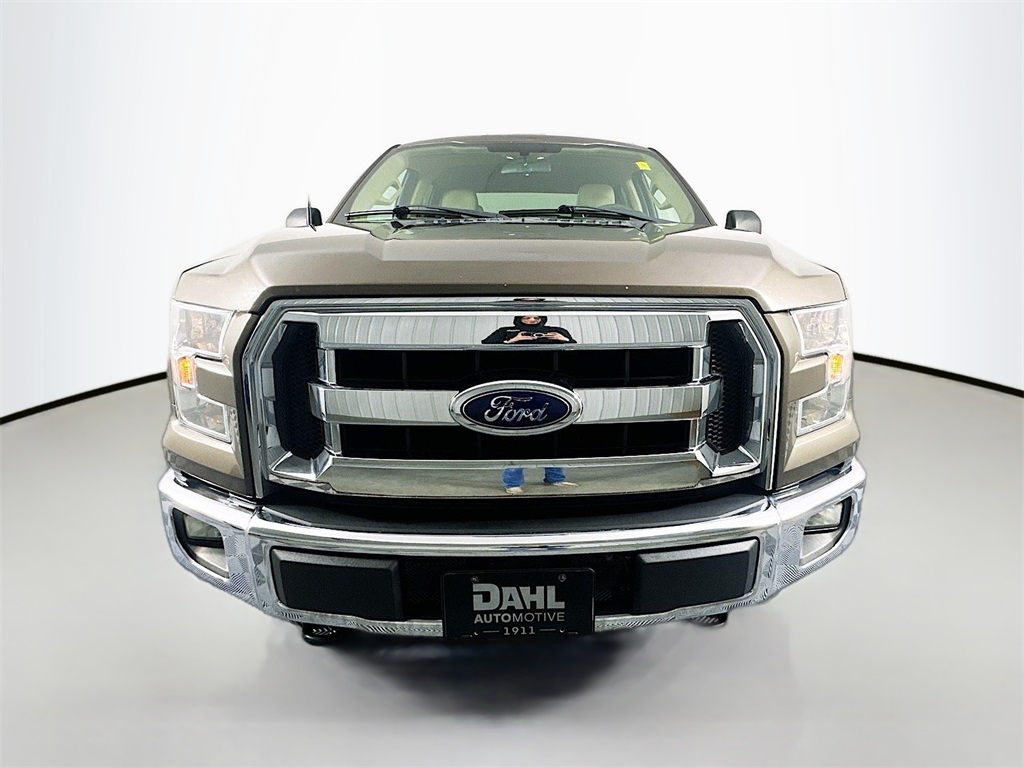 2015 Ford F-150 XLT photo 2