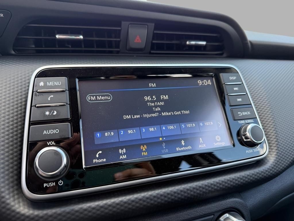2025 Nissan Kicks Play S photo 2