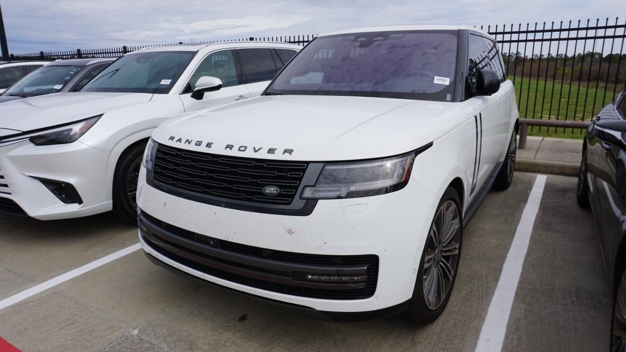 2023 Land Rover Range Rover SE's photo