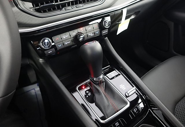 2025 Jeep Compass Trailhawk photo 12