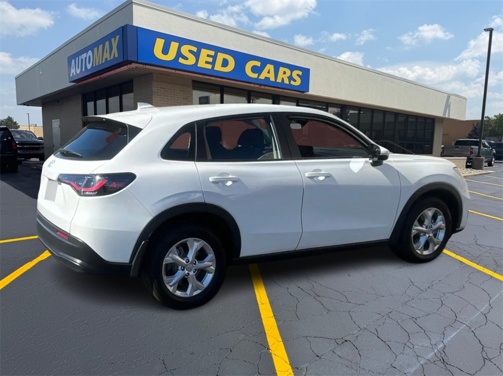 2025 Honda HR-V LX photo 2