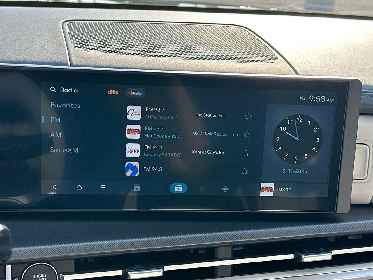 2025 Hyundai Santa Fe SEL photo 17