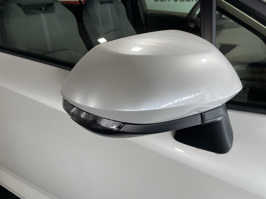 2025 Toyota Corolla SE photo 8