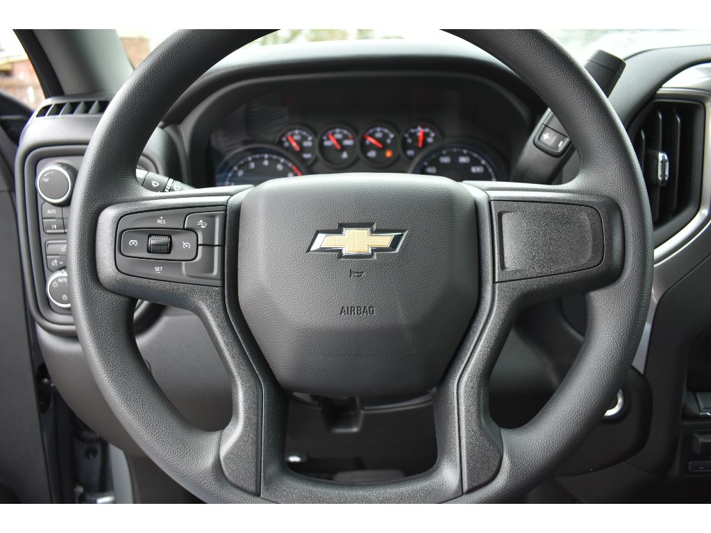 2025 Chevrolet Silverado 1500 Custom photo 16
