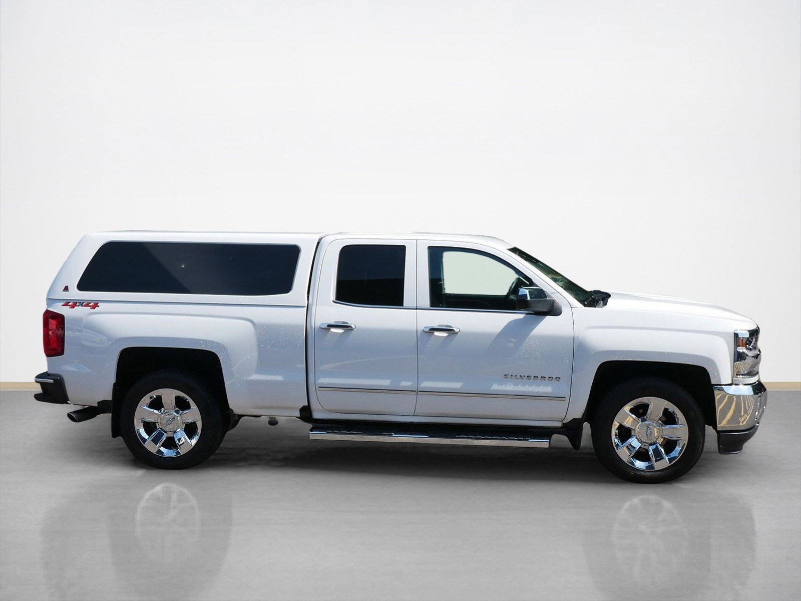 Used 2018 Chevrolet Silverado 1500 LTZ with VIN 1GCVKSEC6JZ173128 for sale in Maplewood, Minnesota