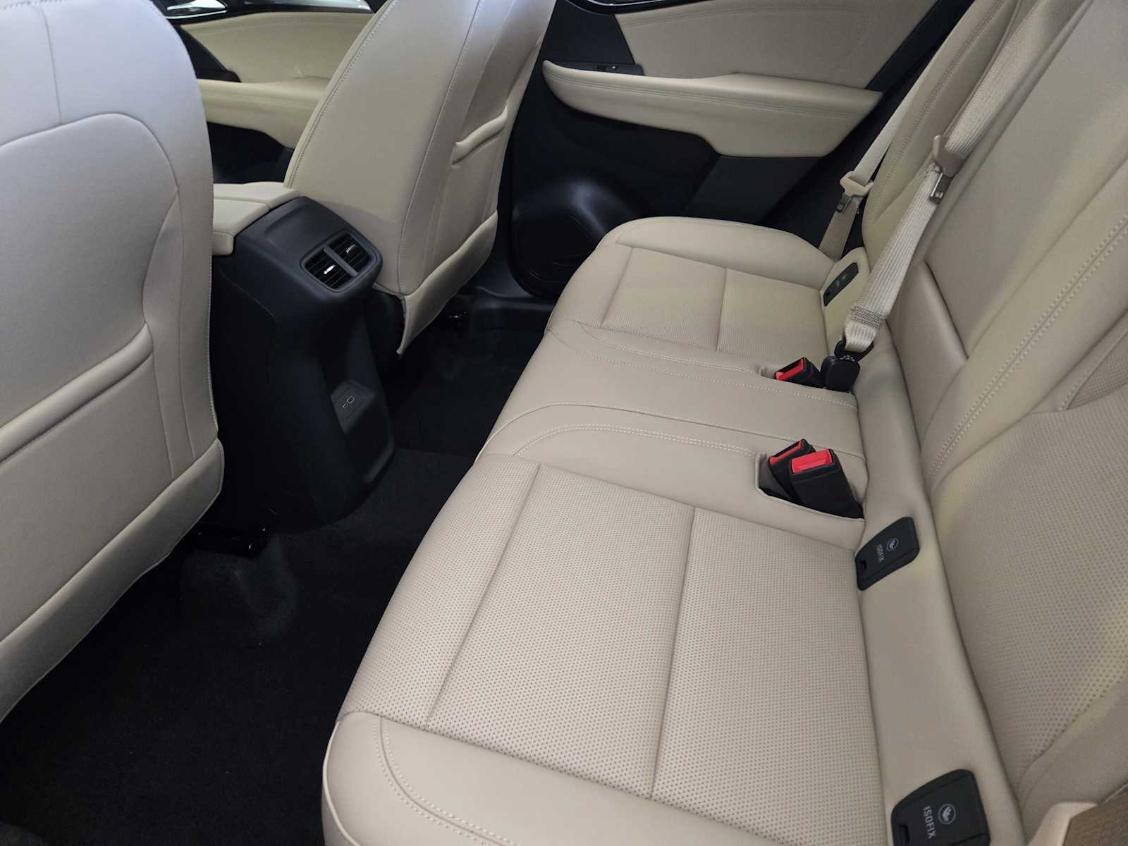 2025 Buick Envision Preferred photo 16