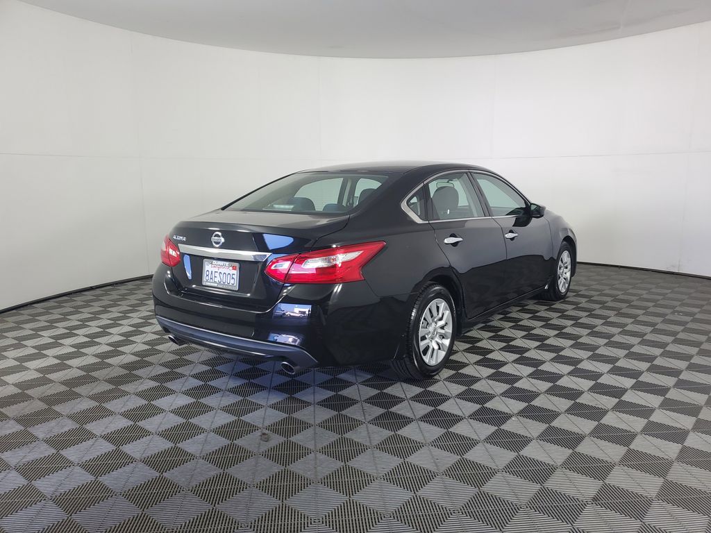 2017 Nissan Altima 2.5 S photo 4