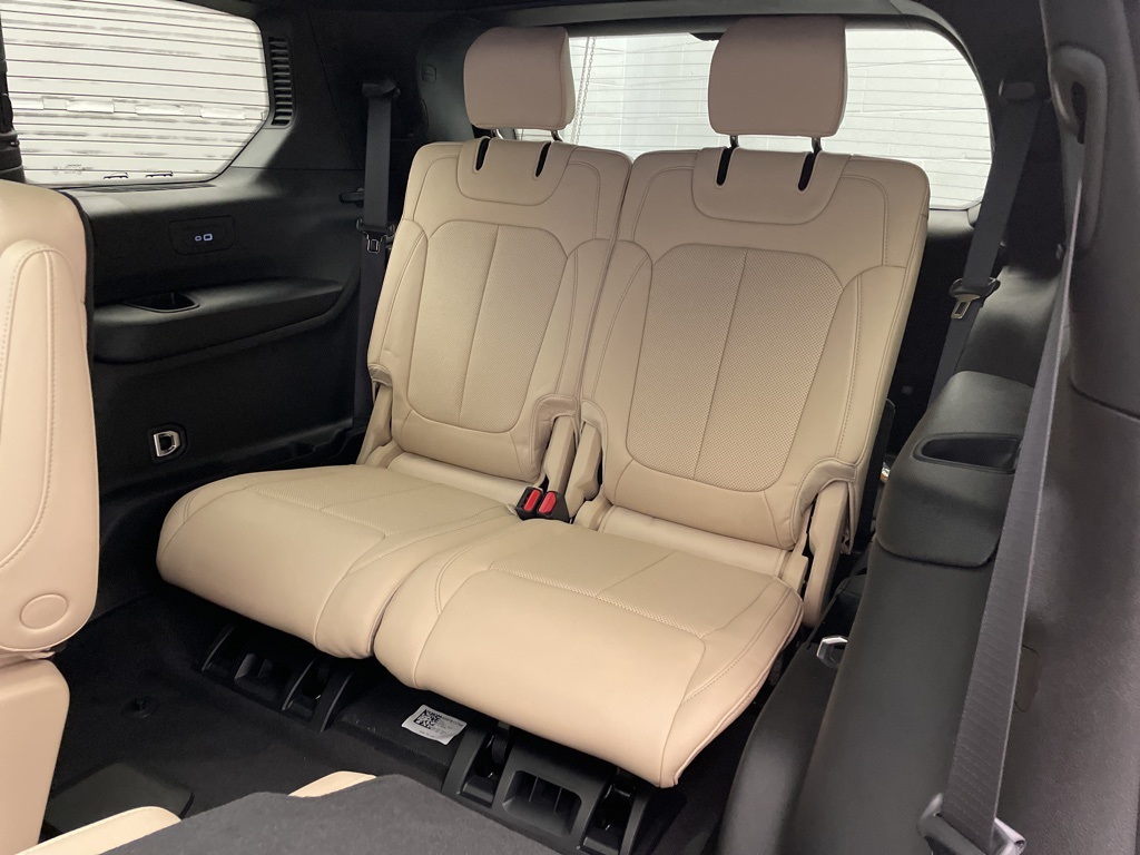 2025 Jeep Grand Cherokee Limited photo 15