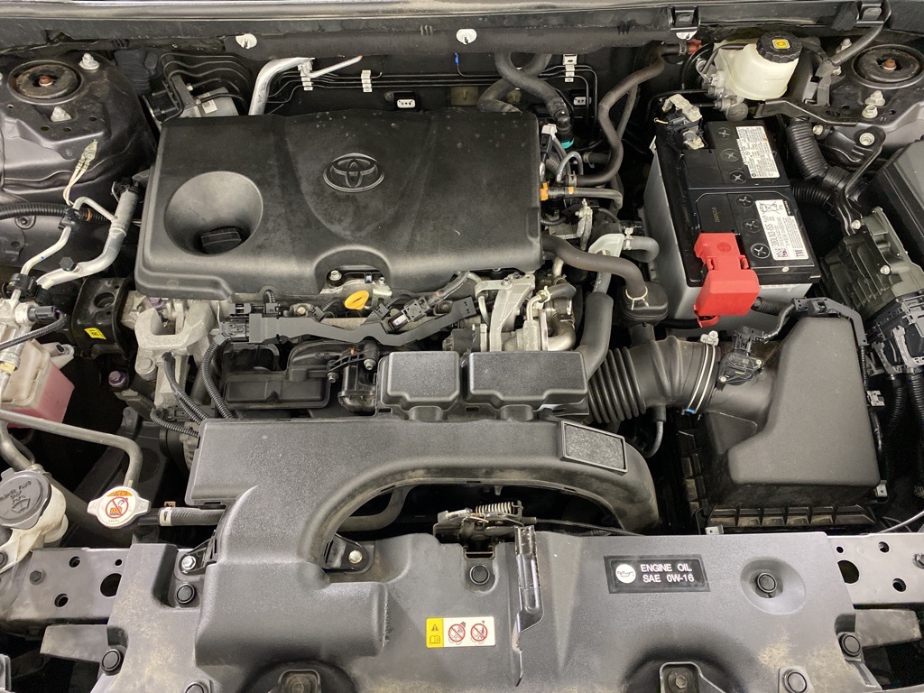 2021 Toyota RAV4 LE photo 21