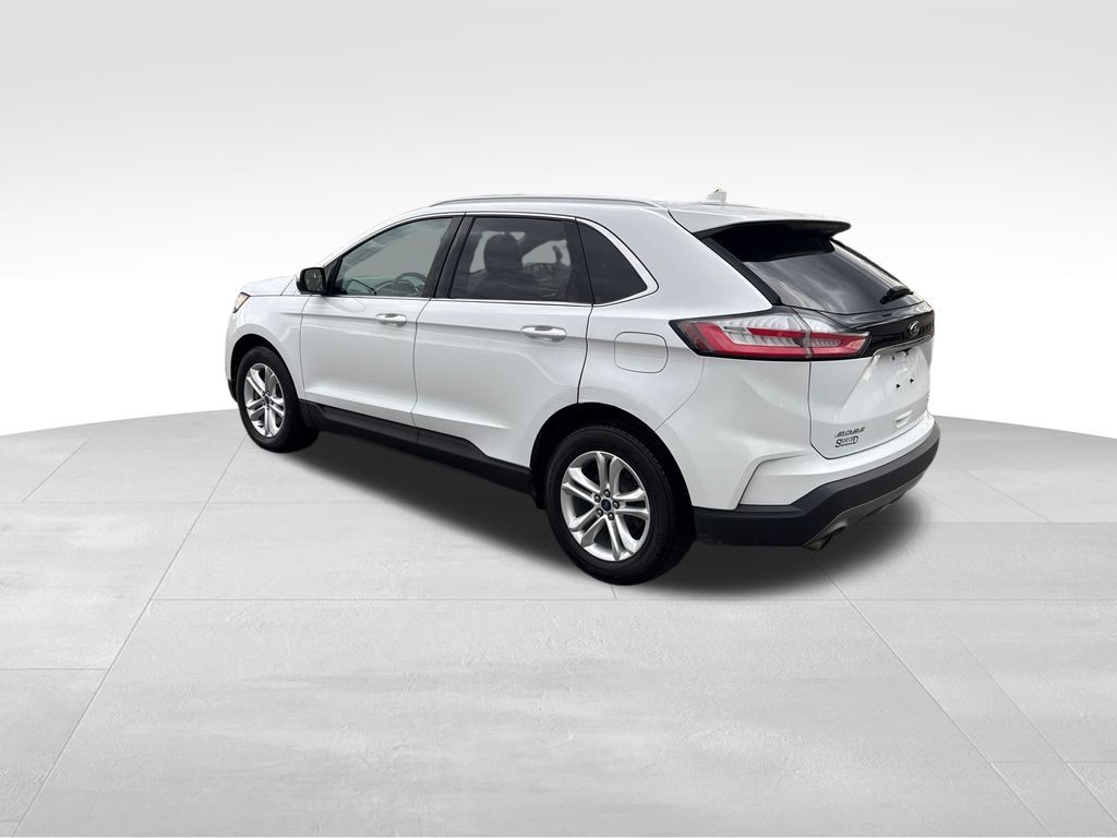 2019 Ford Edge SEL photo 2
