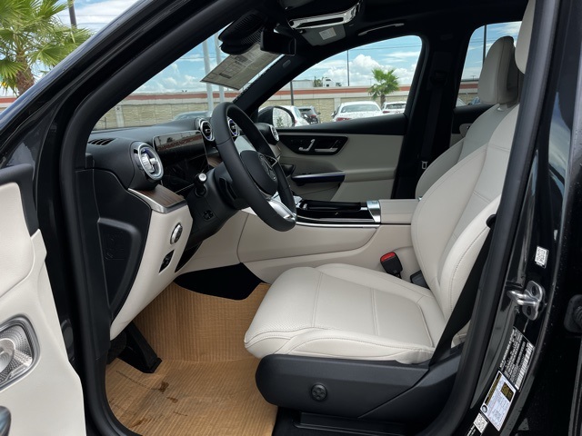 2026 Mercedes Benz GLC 300 photo 14