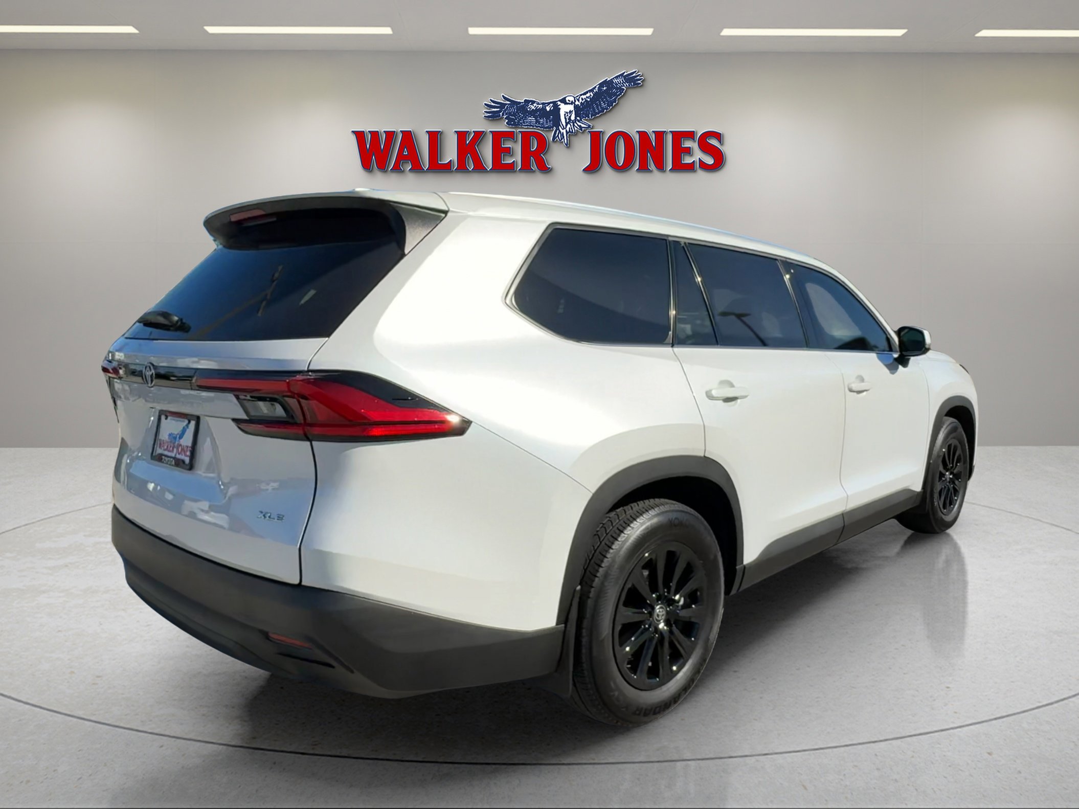 2024 Toyota Grand Highlander XLE photo 3