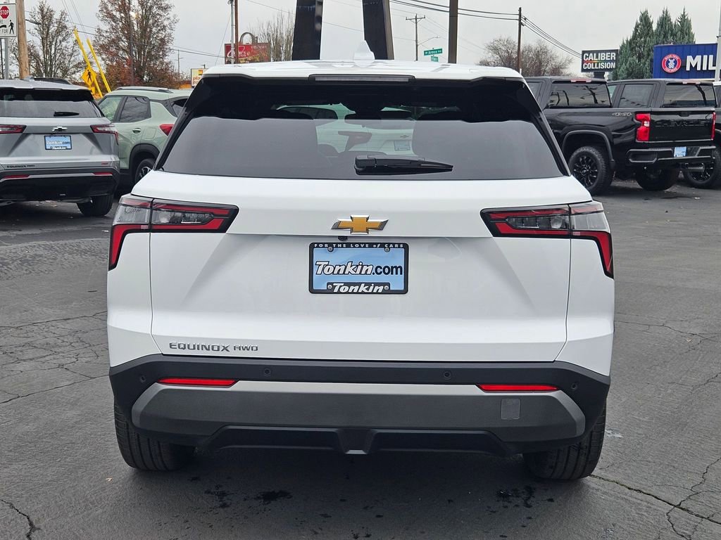 2026 Chevrolet Equinox LT photo 2