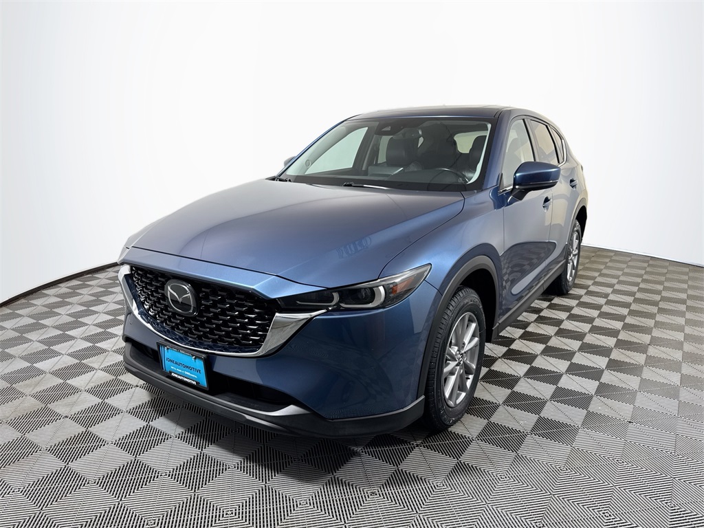 2022 Mazda CX-5 S Preferred package's photo
