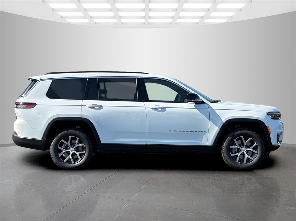 2025 Jeep Grand Cherokee Limited photo 2