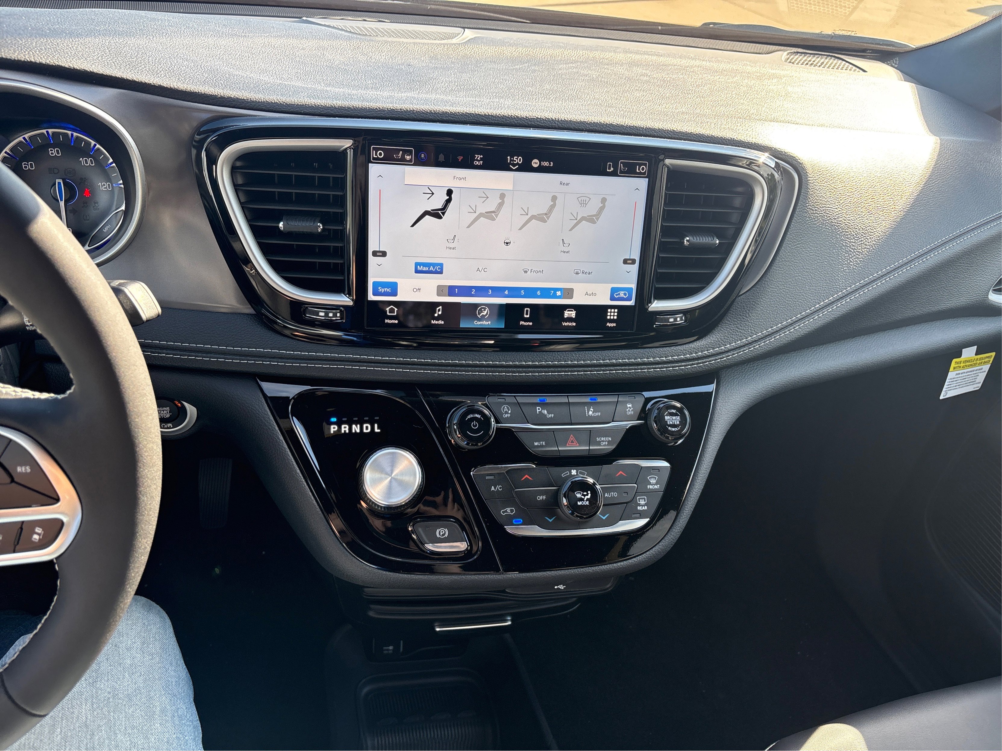 2026 Chrysler Pacifica photo 14