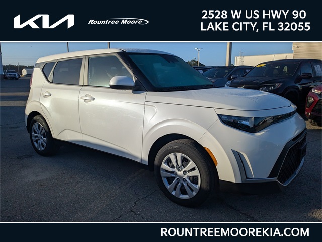 2025 Kia Soul LX's photo