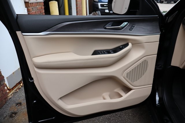 2025 Jeep Grand Cherokee Limited photo 6
