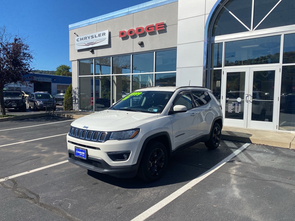 2020 Jeep Compass Latitude photo 3