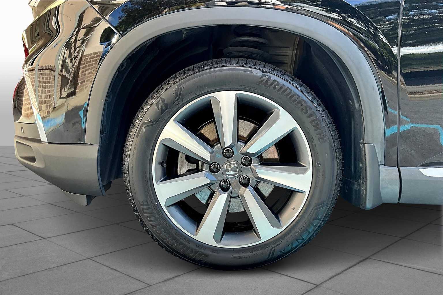 2023 Honda Pilot Elite photo 8