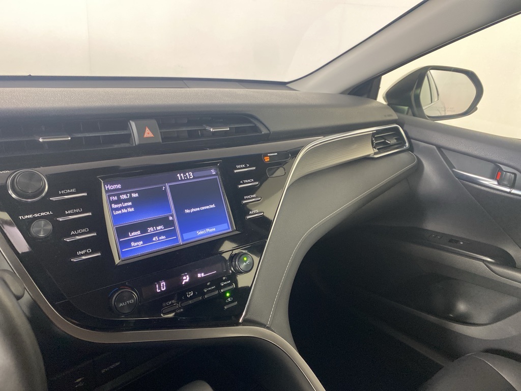 2018 Toyota Camry SE photo 26
