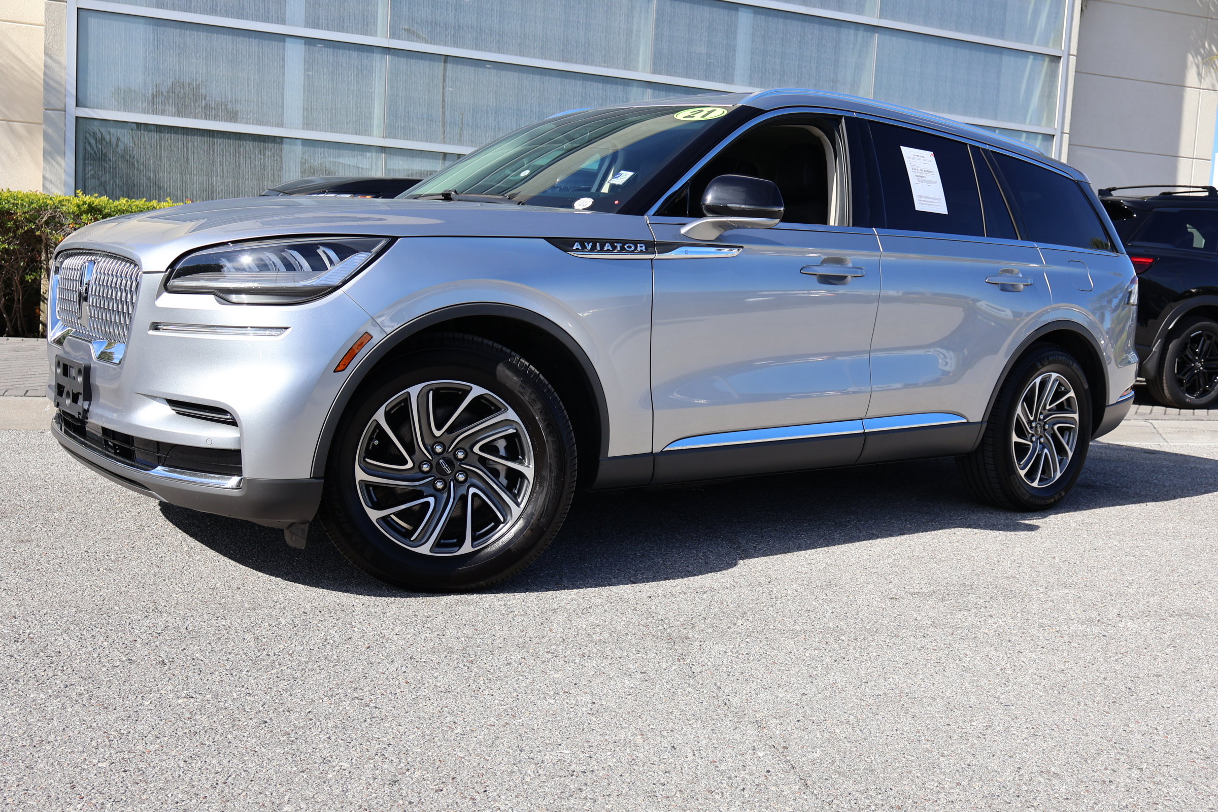 2021 Lincoln Aviator Base's photo