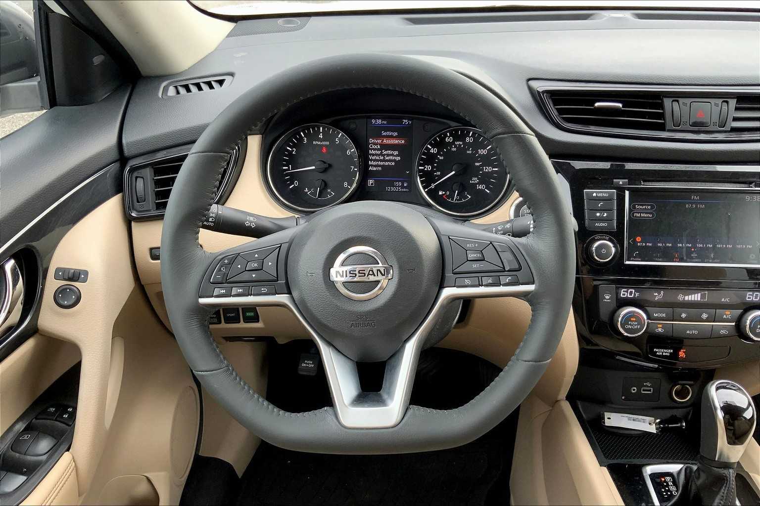 2018 Nissan Rogue SV photo 5