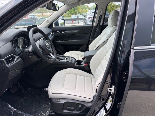 2025 Mazda CX-5 2.5 S Preferred photo 8