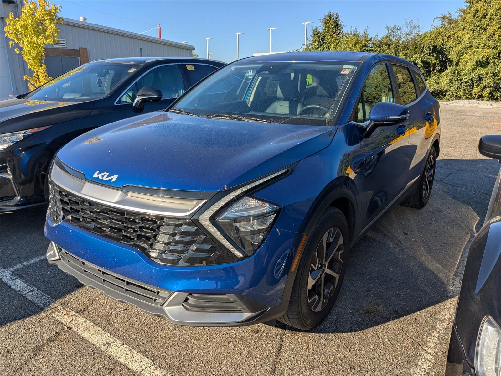 2023 Kia Sportage EX photo 3