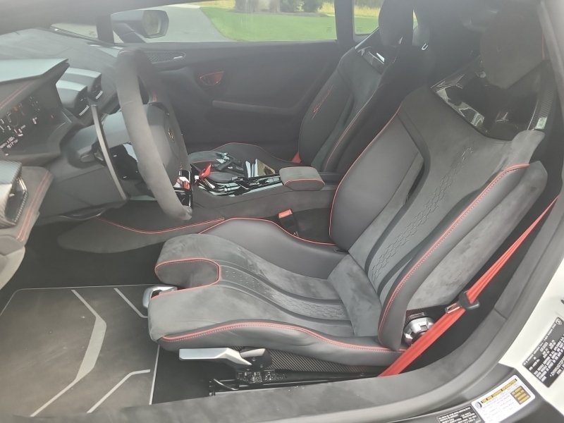 2023 Lamborghini Huracan Sterrato photo 2