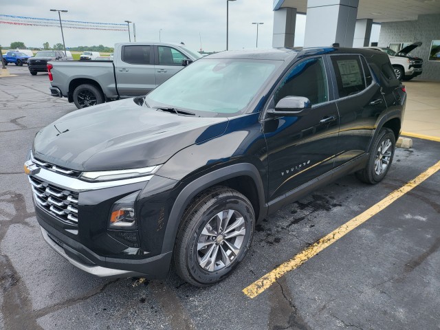 2026 Chevrolet Equinox LT photo 2