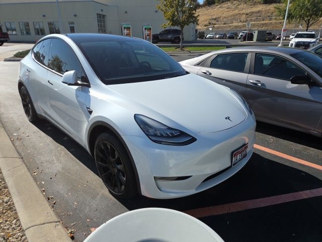 2021 Tesla Model Y Standard Range photo 2