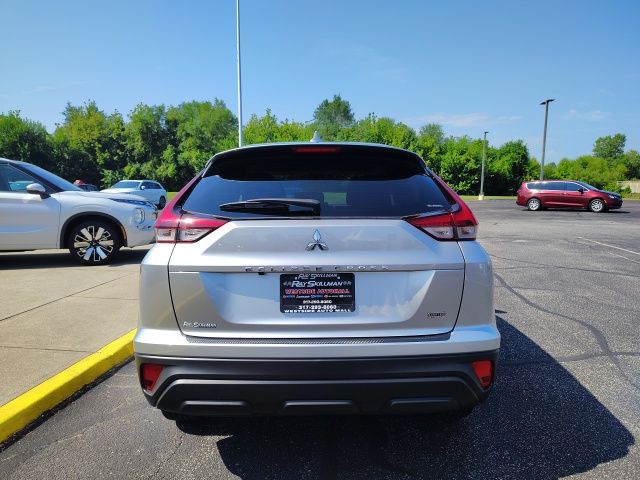 2025 Mitsubishi Eclipse Cross LE photo 3