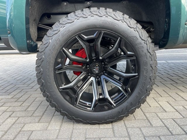 2025 Chevrolet Silverado 1500 RST photo 9