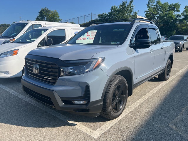 2023 Honda Ridgeline Black Edition photo 3