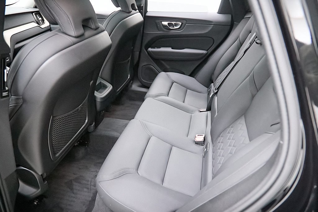 2026 VOLVO XC60 - Image 21