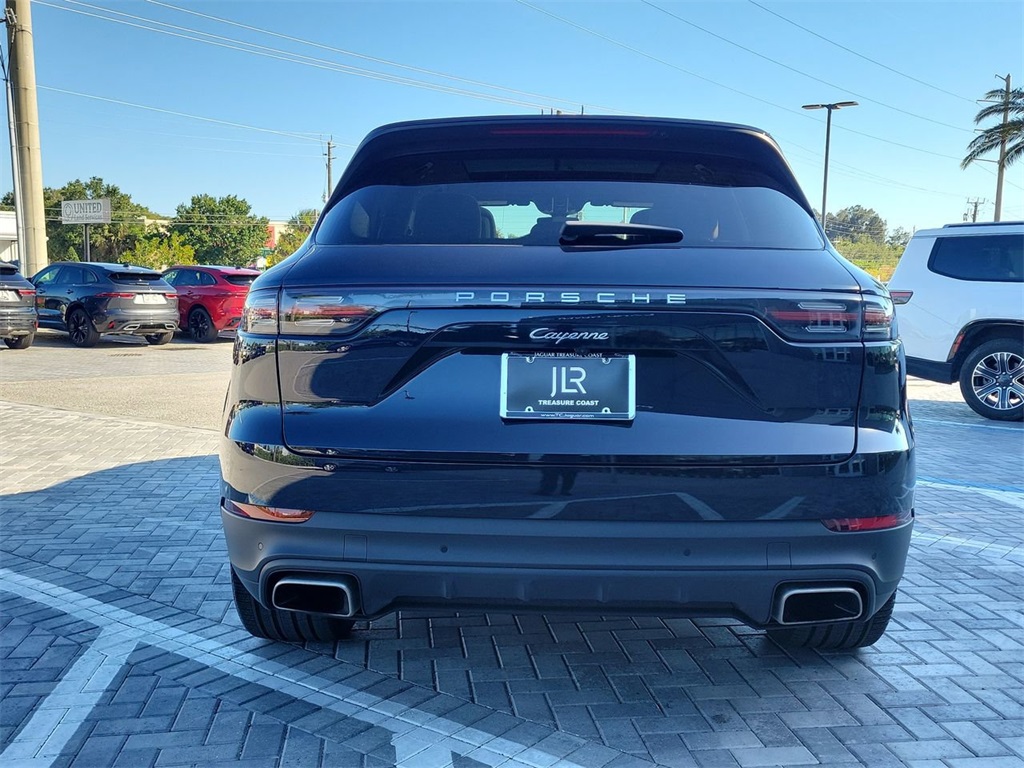 2021 Porsche Cayenne Base photo 3