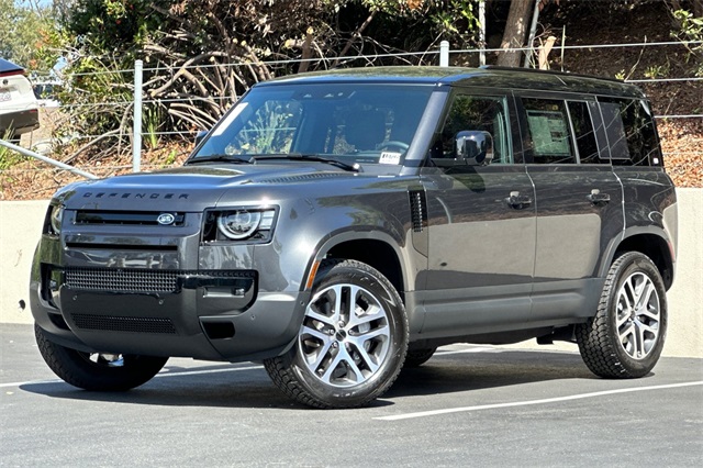 2026 Land Rover Defender S's photo