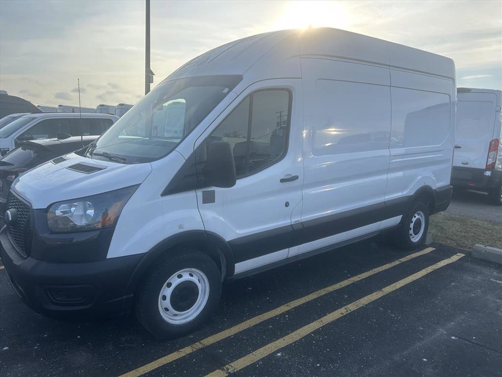 2021 Ford Transit Base's photo