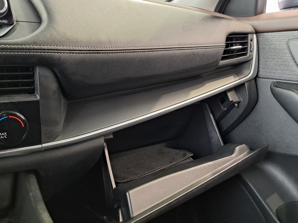 2023 Nissan Rogue S photo 16