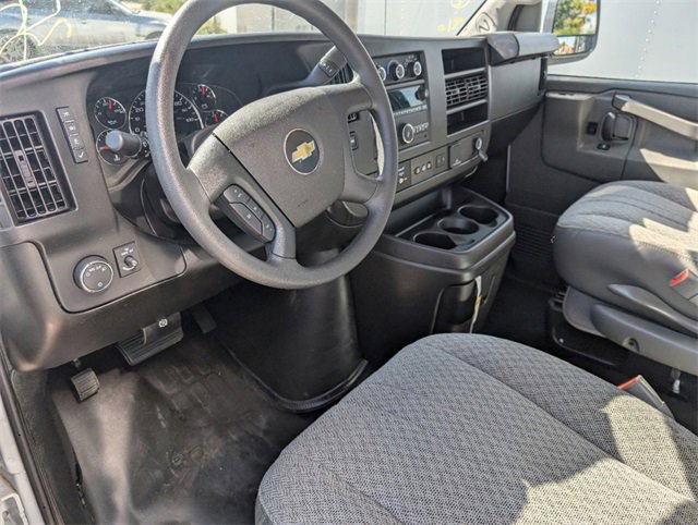 2024 Chevrolet Express Cutaway 3500 photo 6