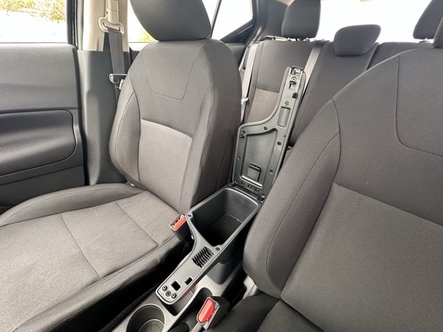 2025 Nissan Kicks Play S photo 19