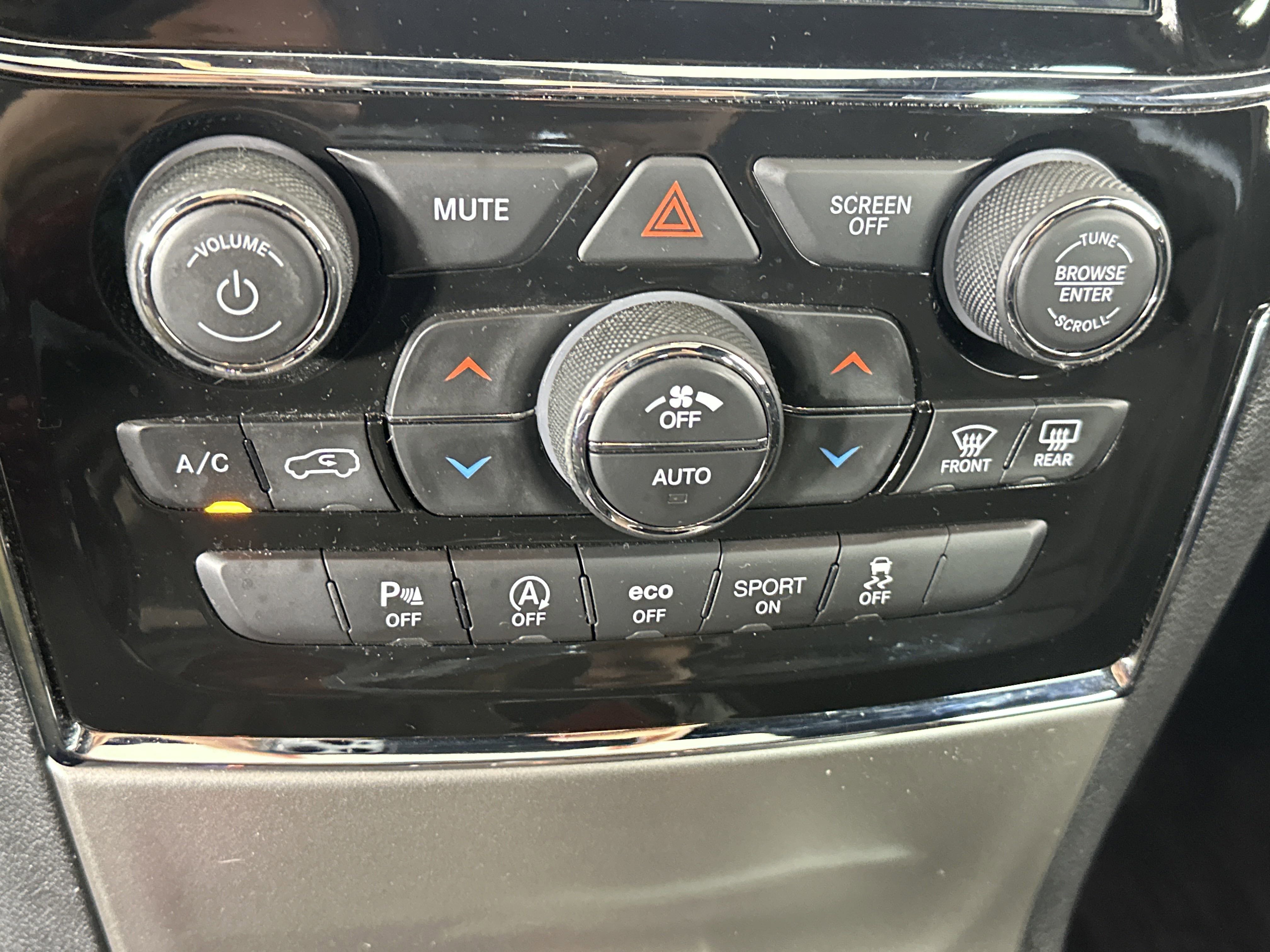 2021 Jeep Grand Cherokee Limited photo 9
