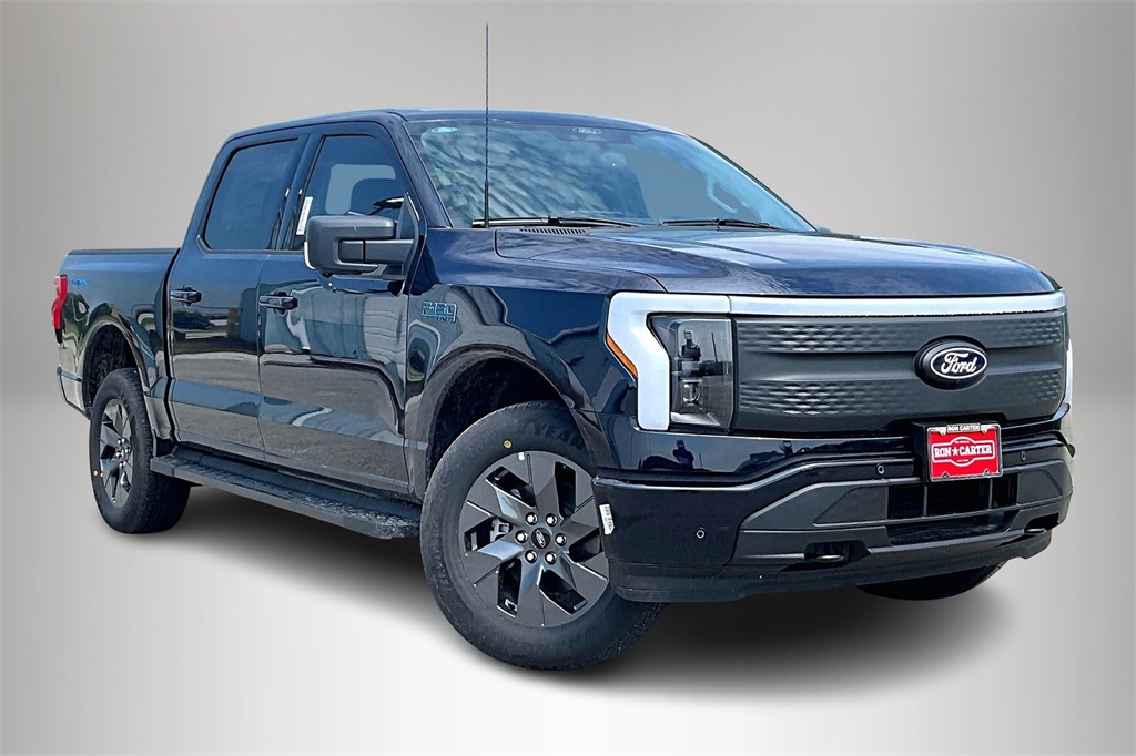2025 Ford F-150 Lightning Flash's photo