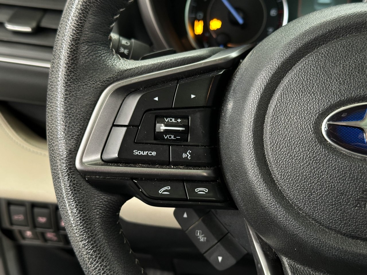 2022 Subaru Ascent Limited photo 15