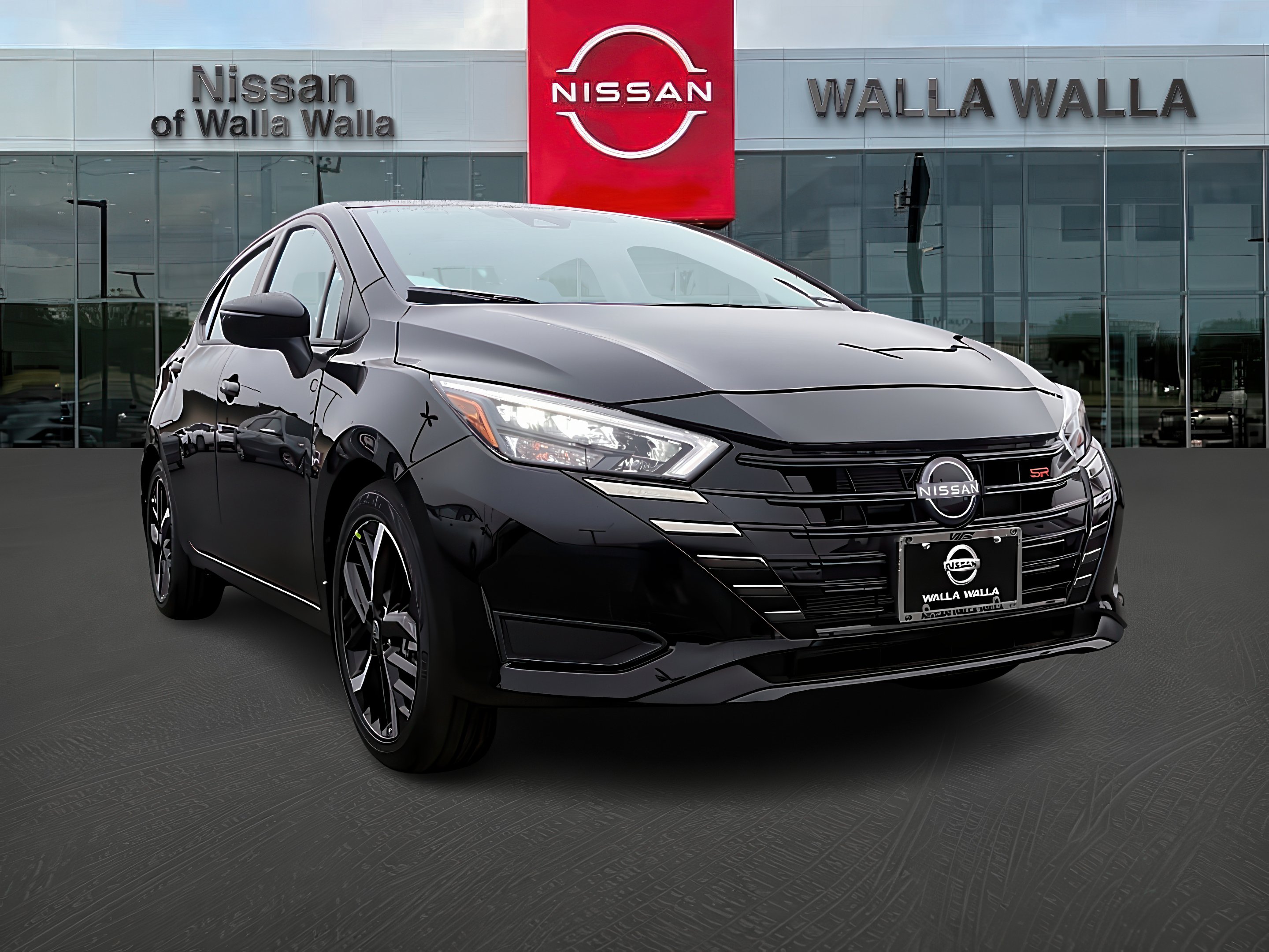 2025 Nissan Versa Sedan SR's photo